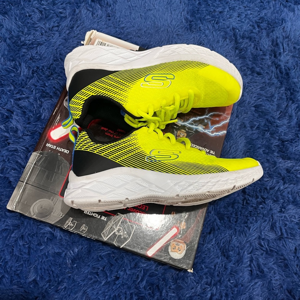 Skechers Kids' Lime Green Sneakers - Picture 9 of 11